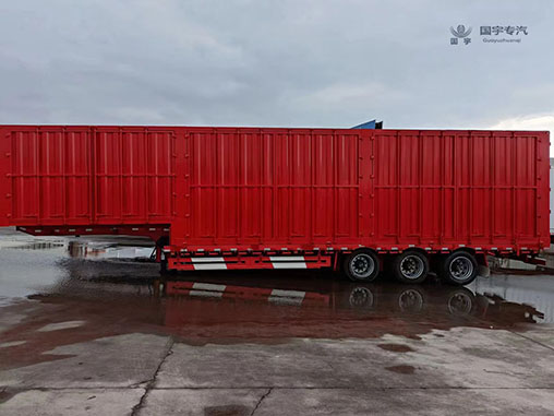 當(dāng)您需要更大裝載空間時(shí)，選擇我們的大廂式半掛車！